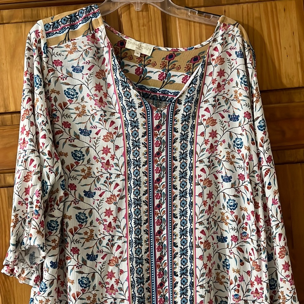 NWOT Womens v neck blouse